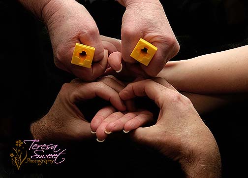 hands-bizarre hands-bizarre